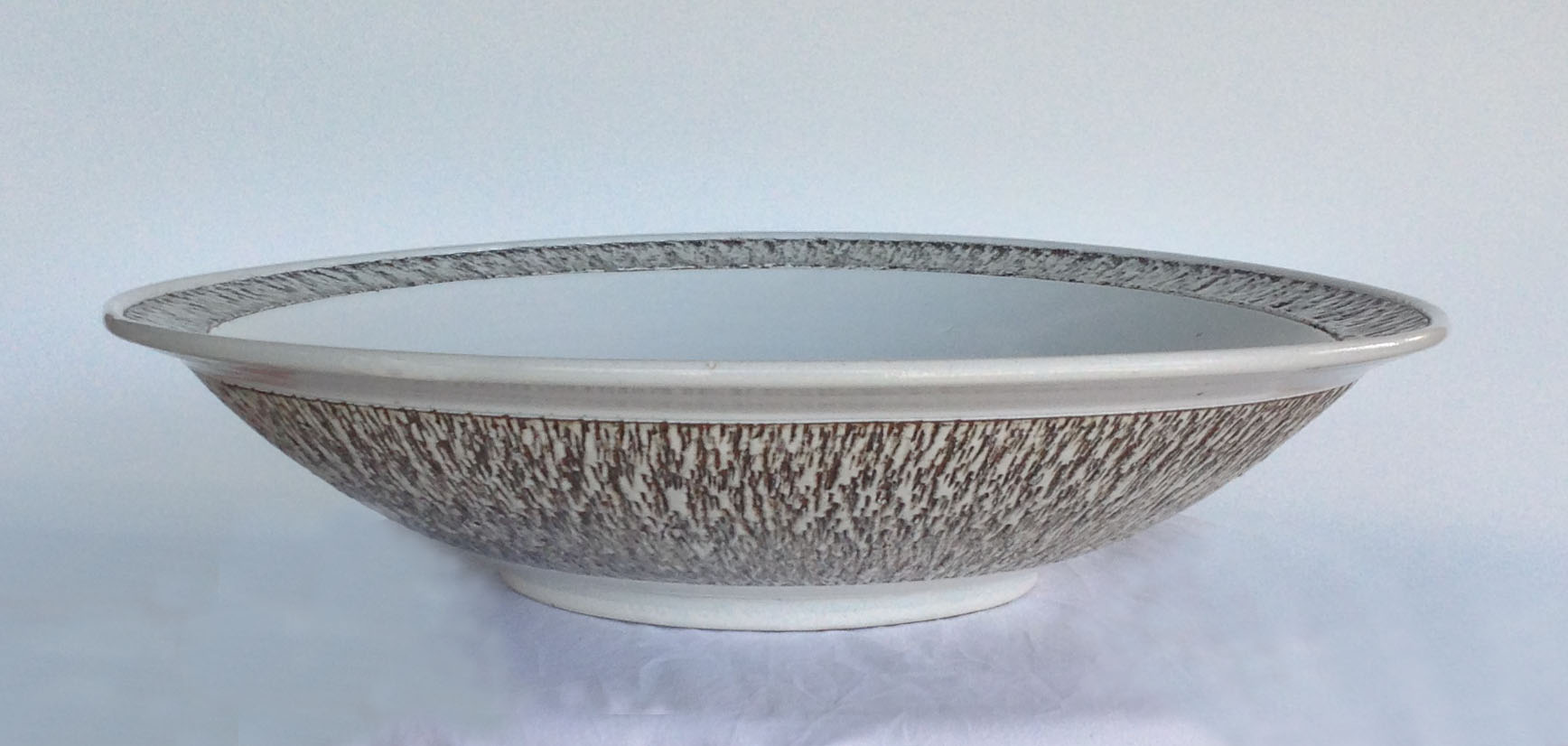 Porcelain Chattered Bowl