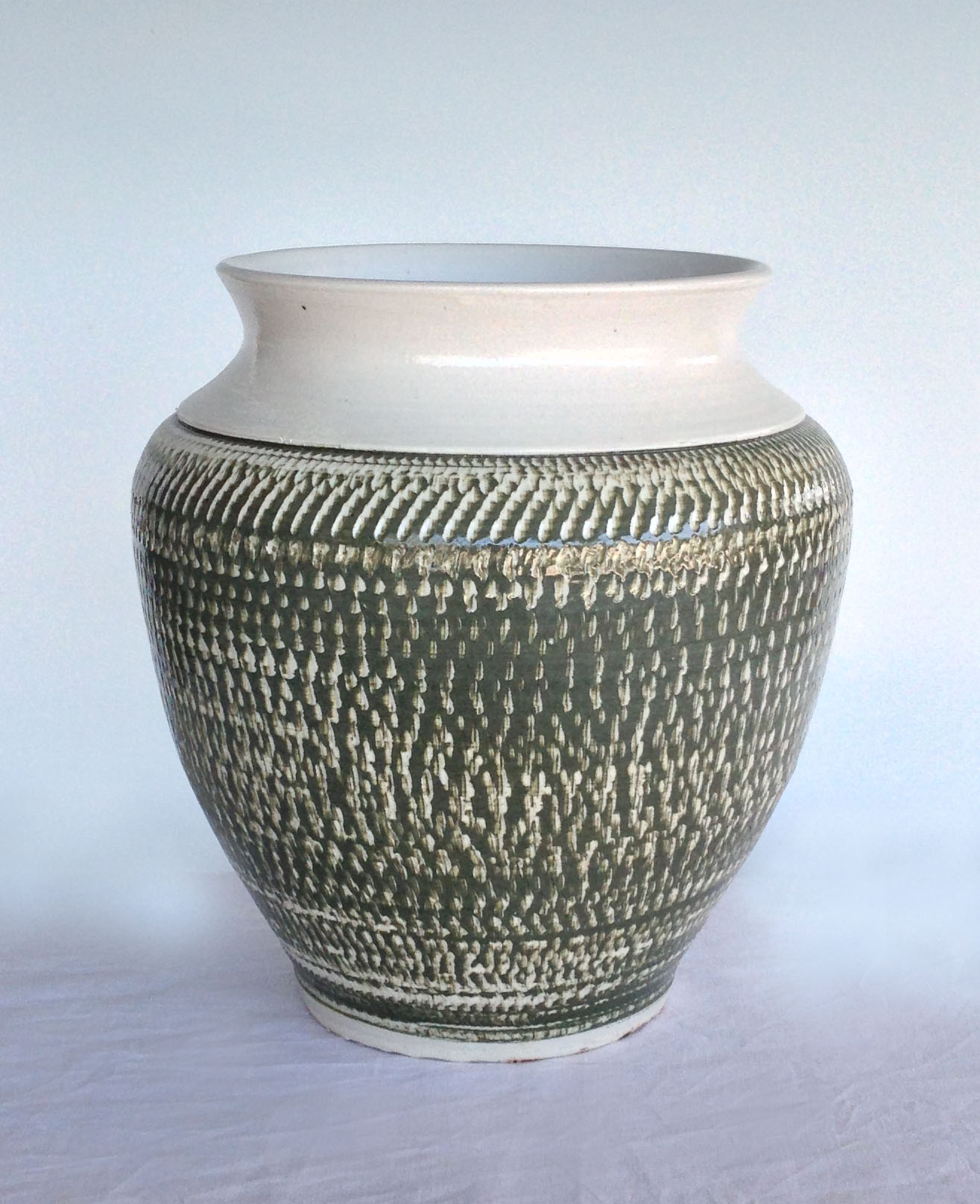 Porcelain Chattered Vase
